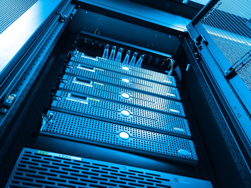 Liquid Cooling Data Centers